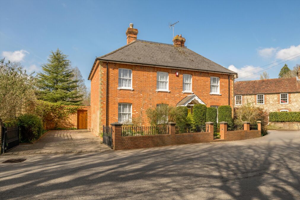 Image of High Cross Road, Ivy Hatch, Sevenoaks, Kent, TN15