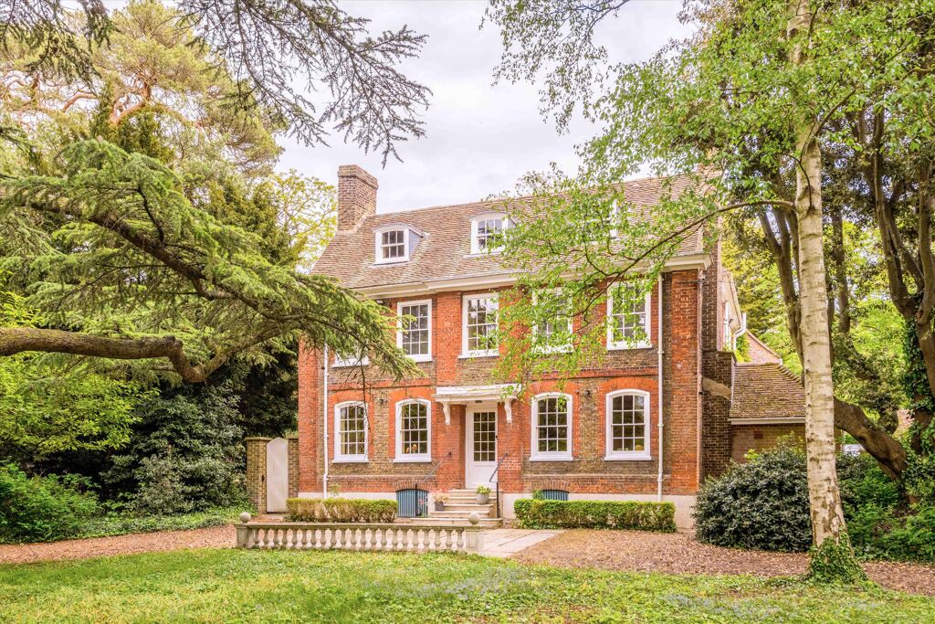 Image of Holmesdale Road, South Darenth, Near Sevenoaks, Kent DA4