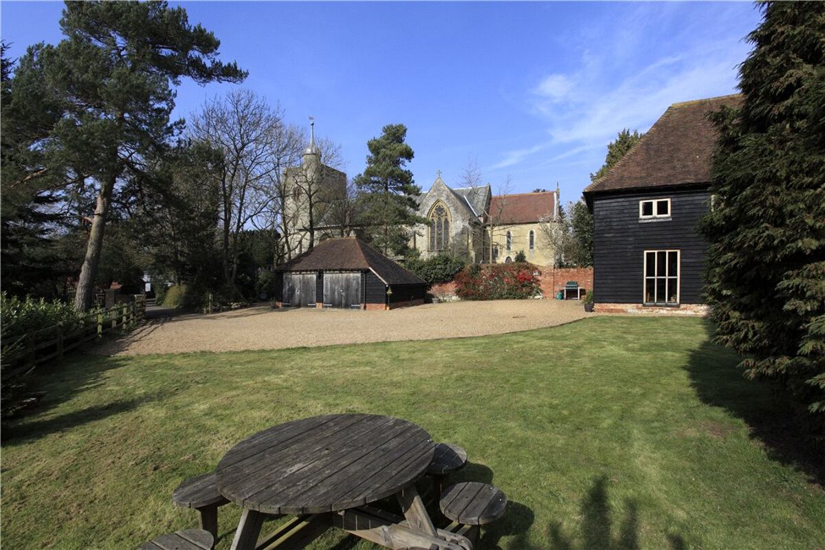 house for sale in High Street, Yalding, Maidstone, Kent, ME18