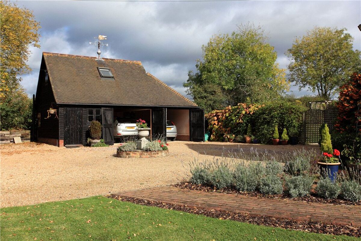 house for sale in Riding Lane, Hildenborough, Tonbridge, Kent, TN11