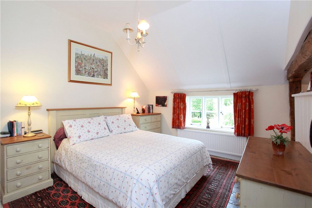 house for sale in Riding Lane, Hildenborough, Tonbridge, Kent, TN11