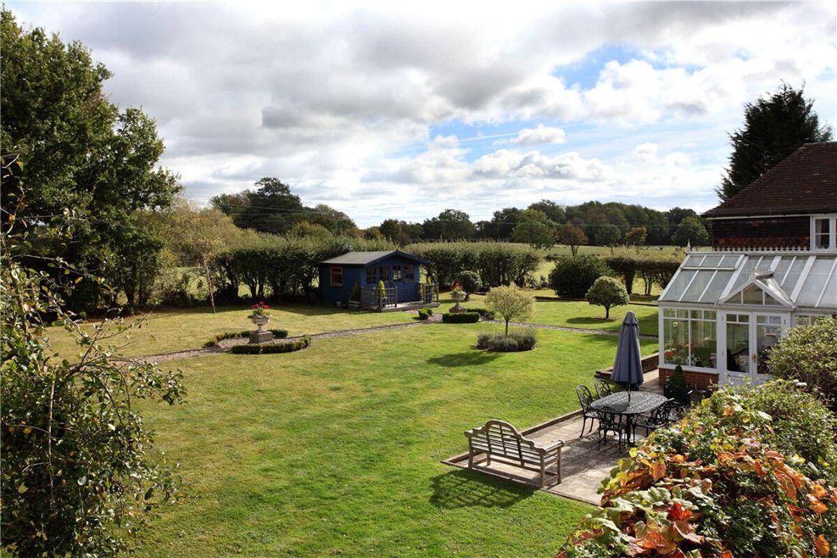 house for sale in Riding Lane, Hildenborough, Tonbridge, Kent, TN11