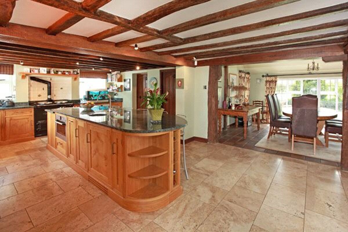 house for sale in Claygate Road, Yalding, Maidstone, Kent, ME18