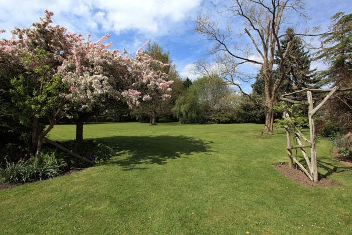 house for sale in Claygate Road, Yalding, Maidstone, Kent, ME18