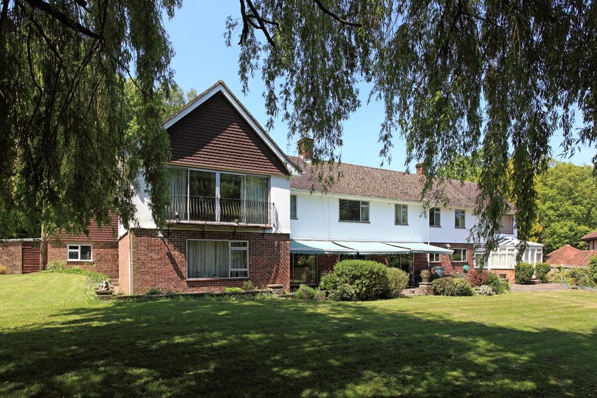 house for sale in Pondfield Lane, Shorne, Gravesend, Kent, DA12