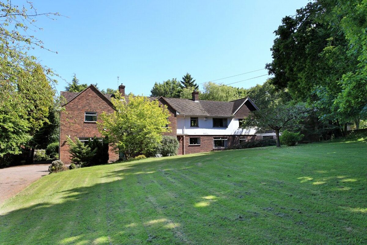 house for sale in Pondfield Lane, Shorne, Gravesend, Kent, DA12