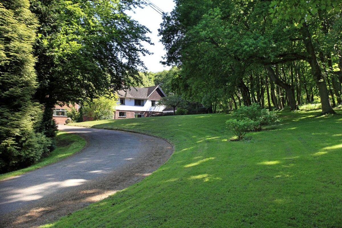 house for sale in Pondfield Lane, Shorne, Gravesend, Kent, DA12