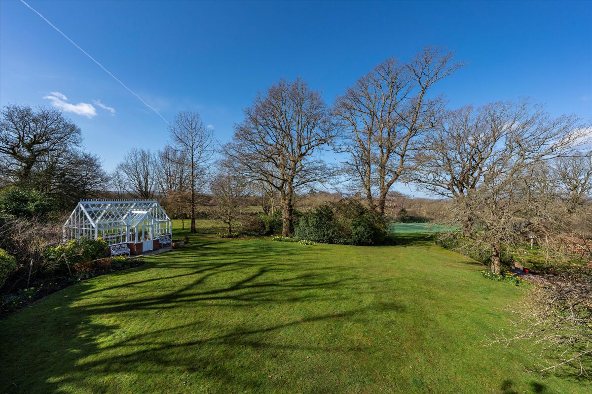 house for sale in Roodlands Lane, Four Elms, Edenbridge, Kent, TN8