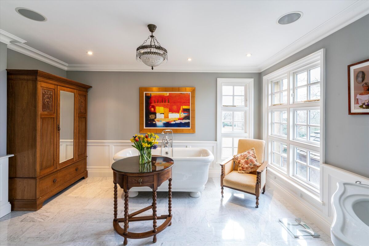 house for sale in Roodlands Lane, Four Elms, Edenbridge, Kent, TN8