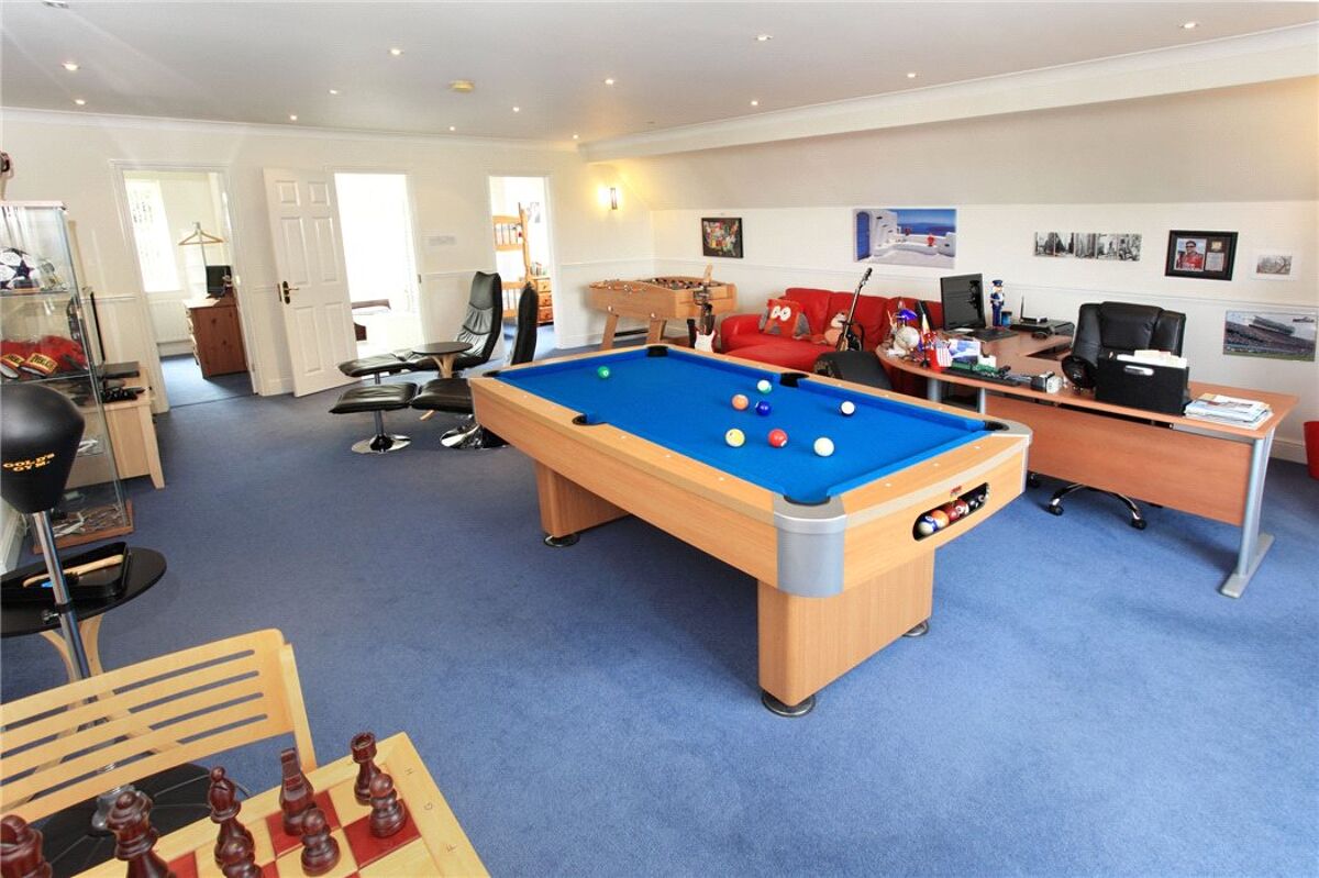 house for sale in Hollybush Close, Sevenoaks, Kent, TN13 SEV140253