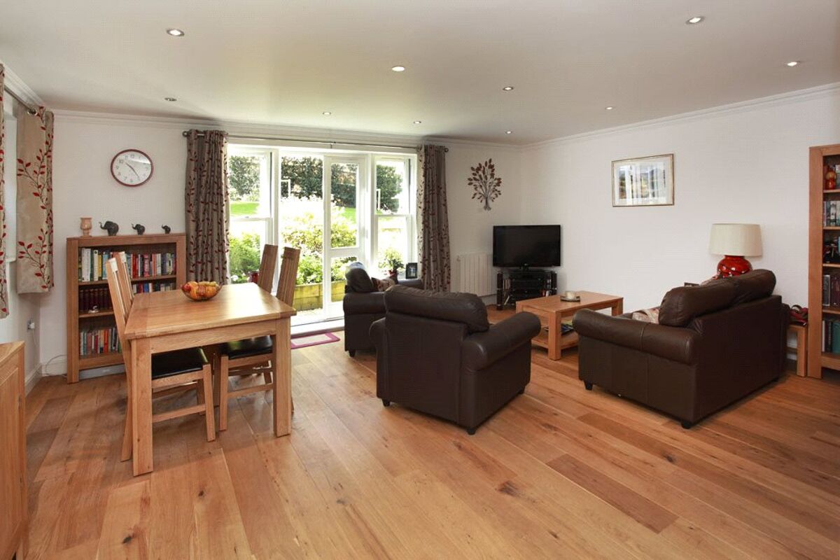 flat for sale in Pembroke Road, Sevenoaks, Kent, TN13 SEV140304