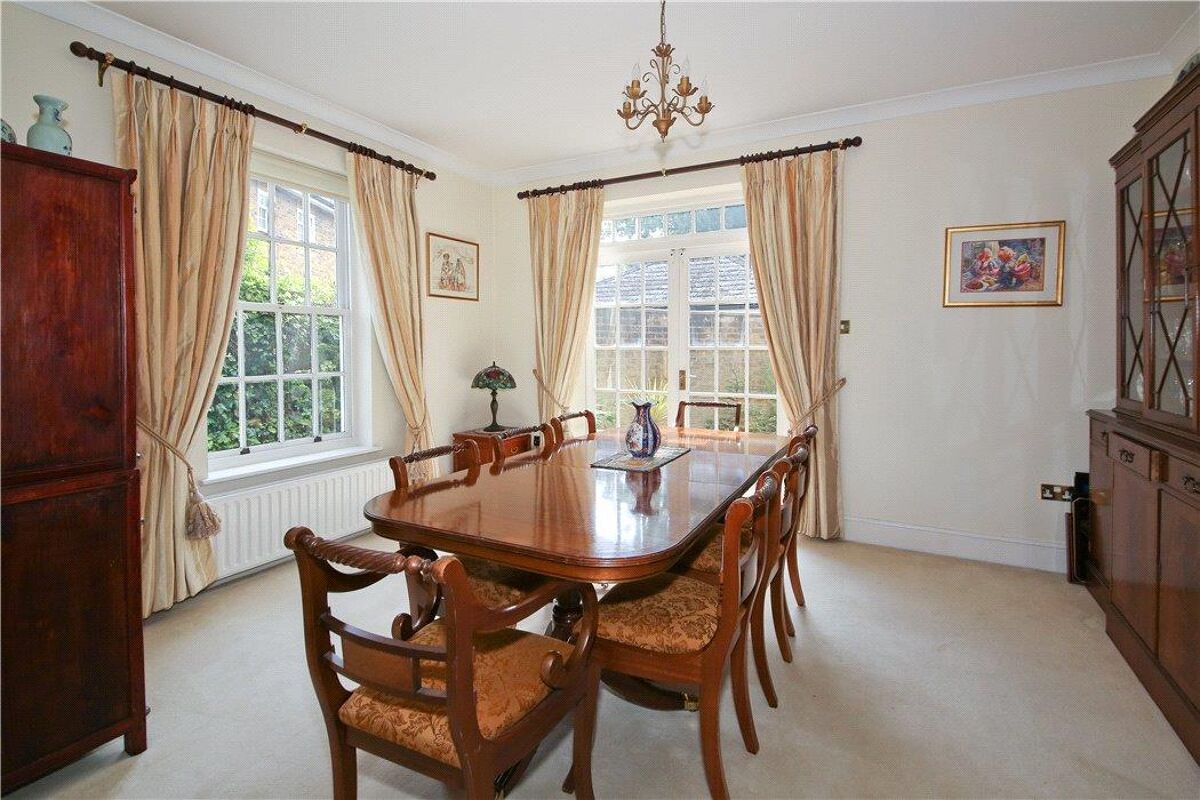 house for sale in Vine Lodge Court, Holly Bush Lane, Sevenoaks, Kent