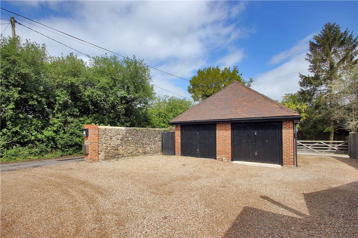 house for sale in Goddington Lane, Harrietsham, Maidstone, Kent, ME17