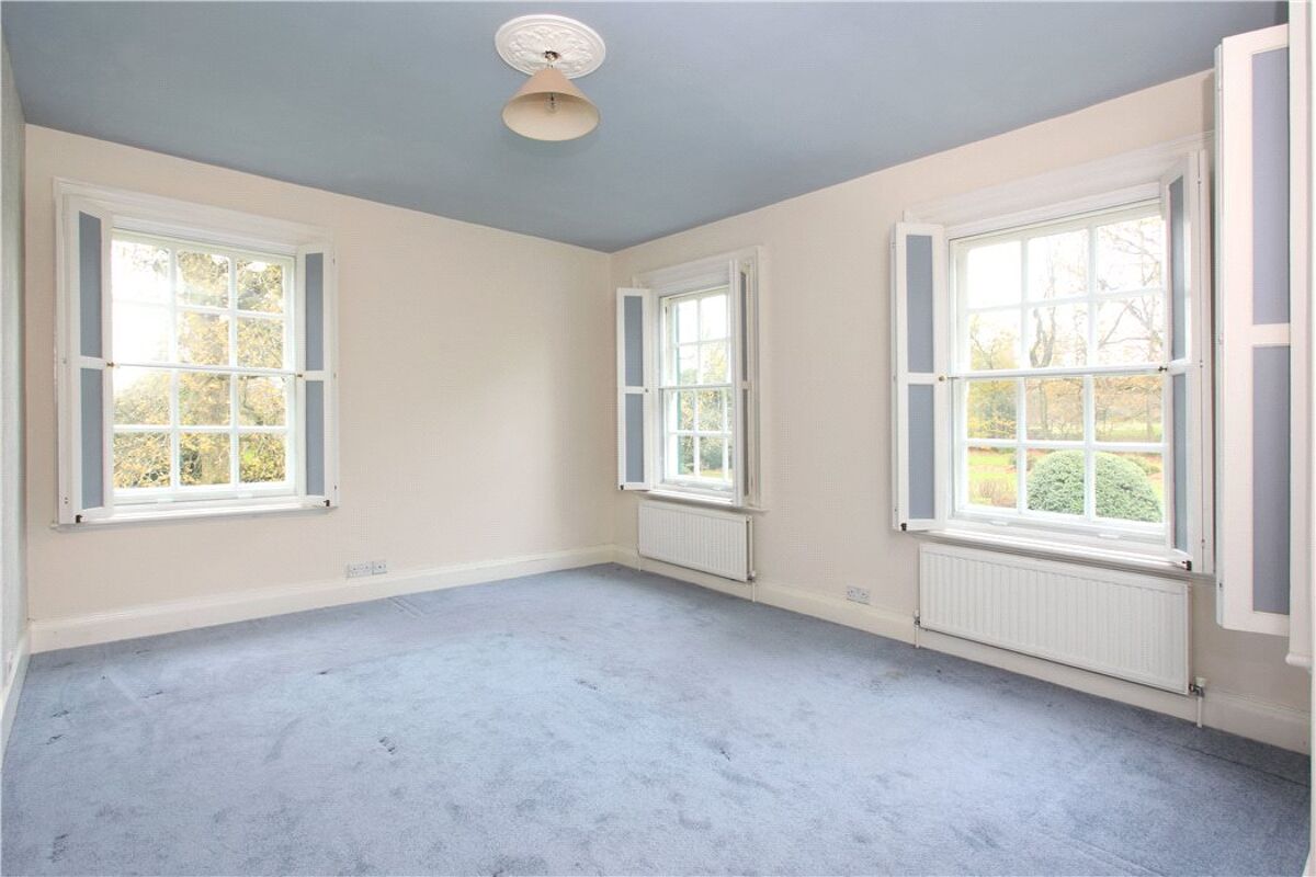 flat for sale in Chart Lodge, Seal Chart, Sevenoaks, Kent, TN15