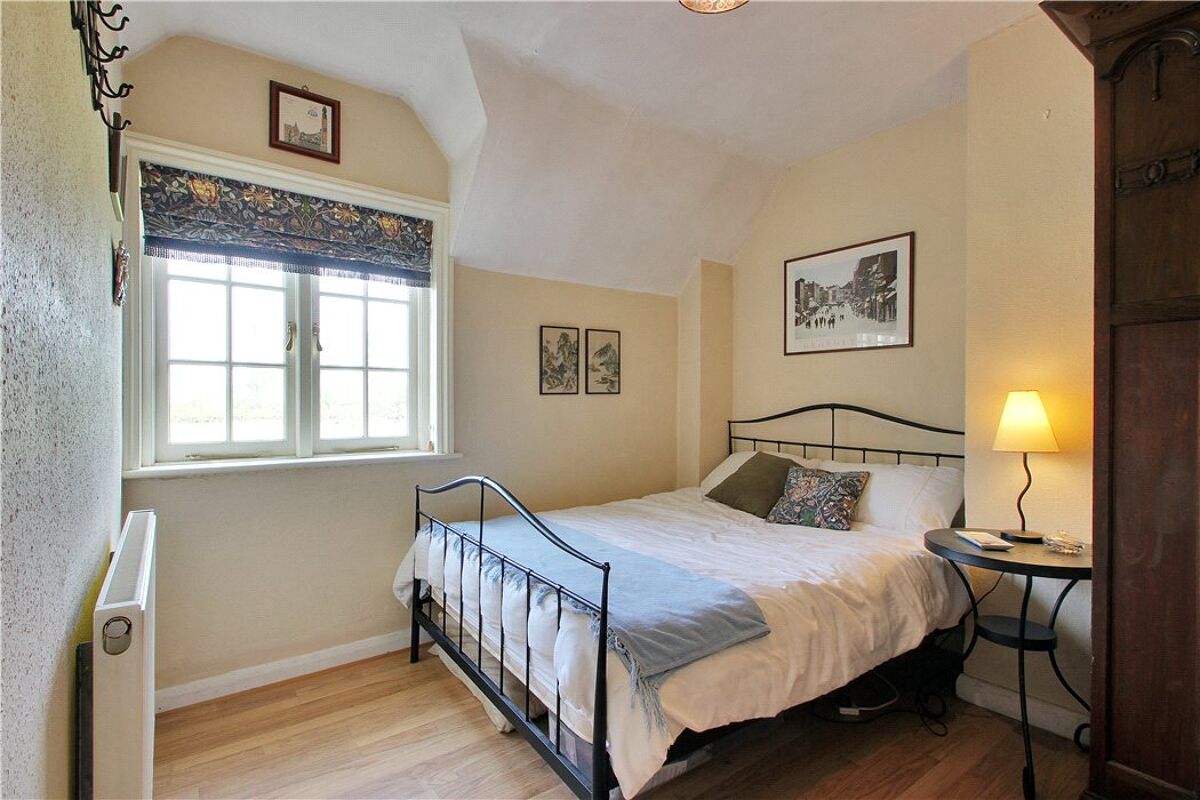 house for sale in Delaware Cottages, Hever Road, Edenbridge, Kent, TN8 SEV160166 Knight Frank