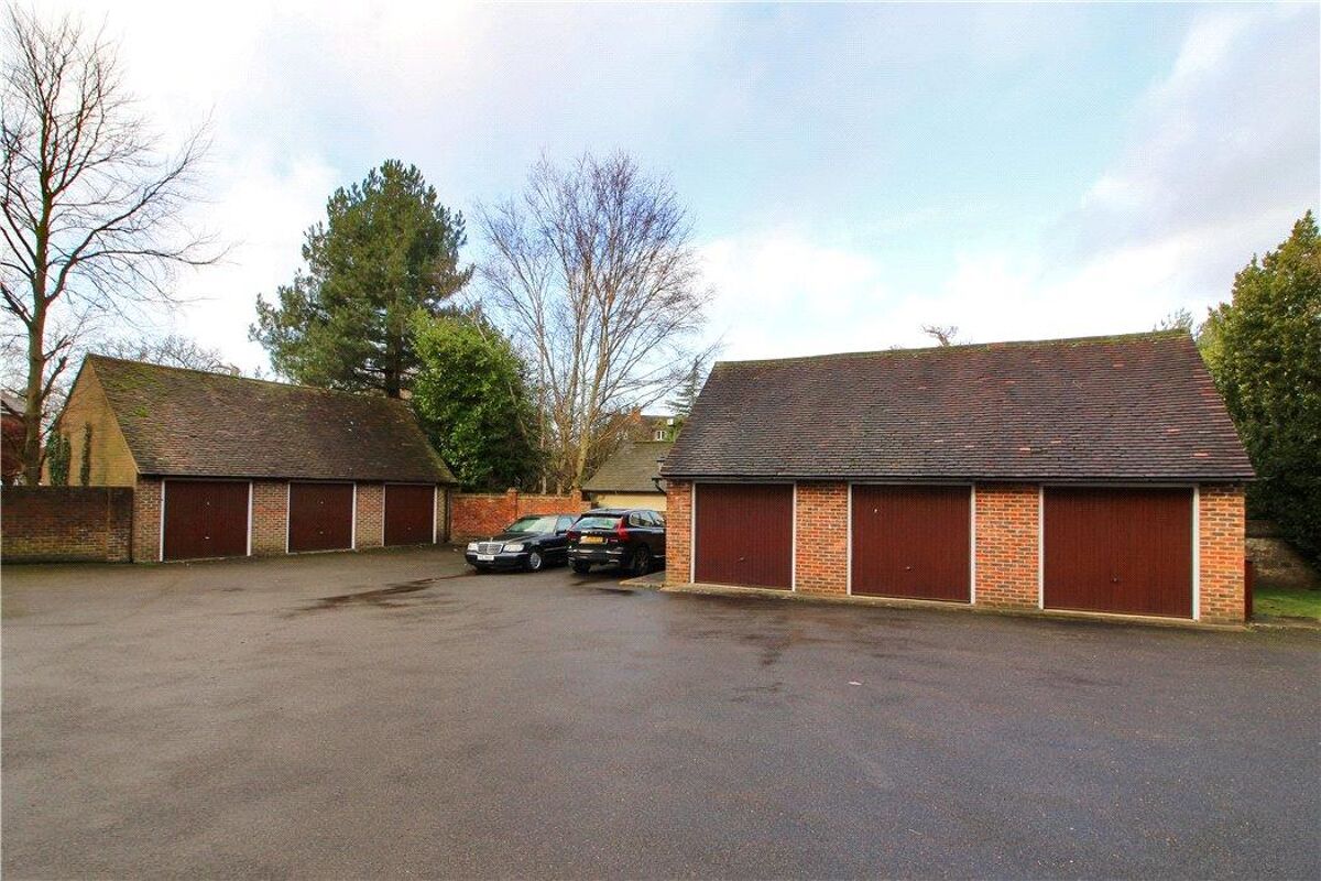 flat for sale in Kippington House, 126 Kippington Road, Sevenoaks, Kent