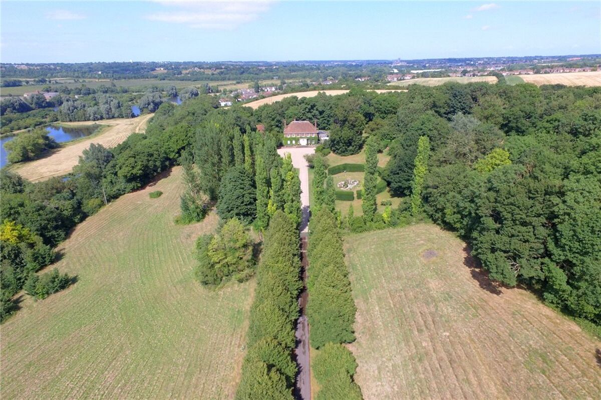 house for sale in Chartham, Canterbury, CT4 SEV160424 Knight Frank