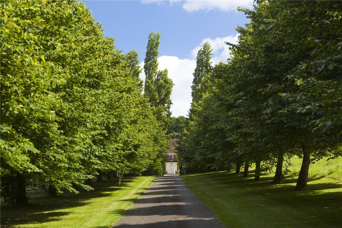 house for sale in Chartham, Canterbury, CT4 SEV160424 Knight Frank