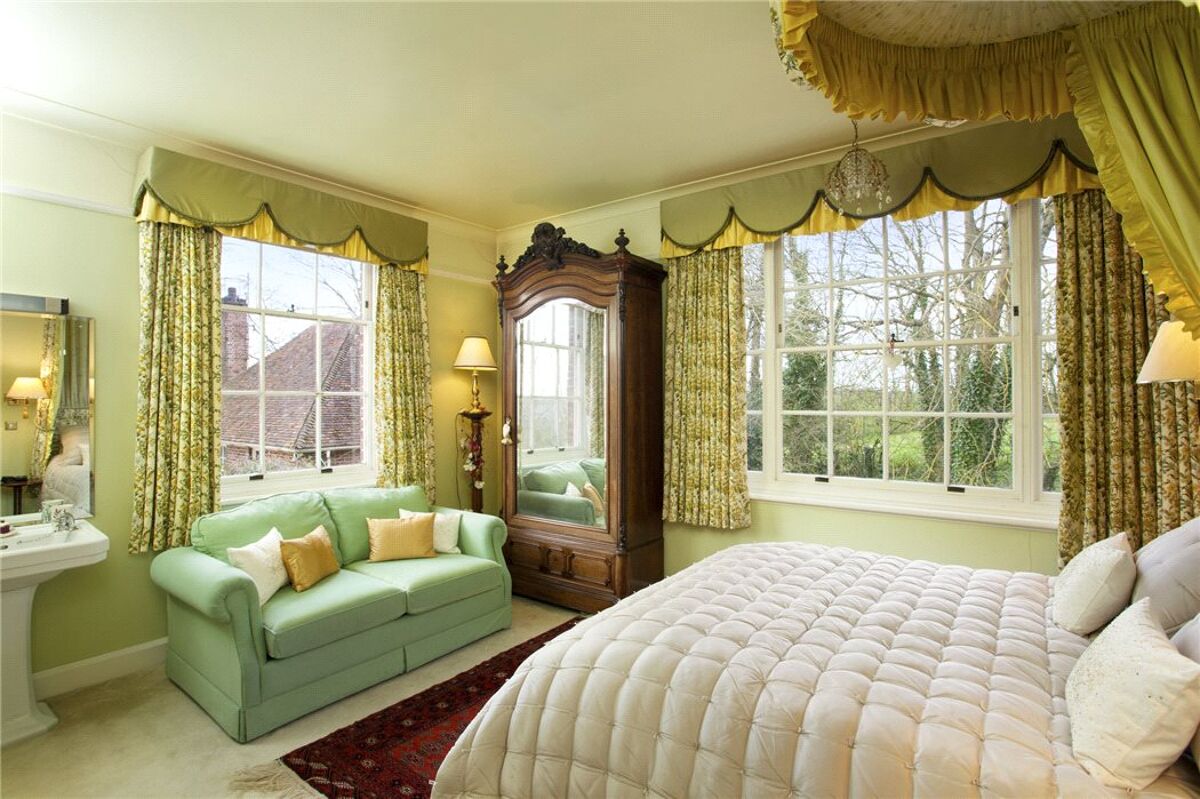 house for sale in Chartham, Canterbury, CT4 SEV160424 Knight Frank