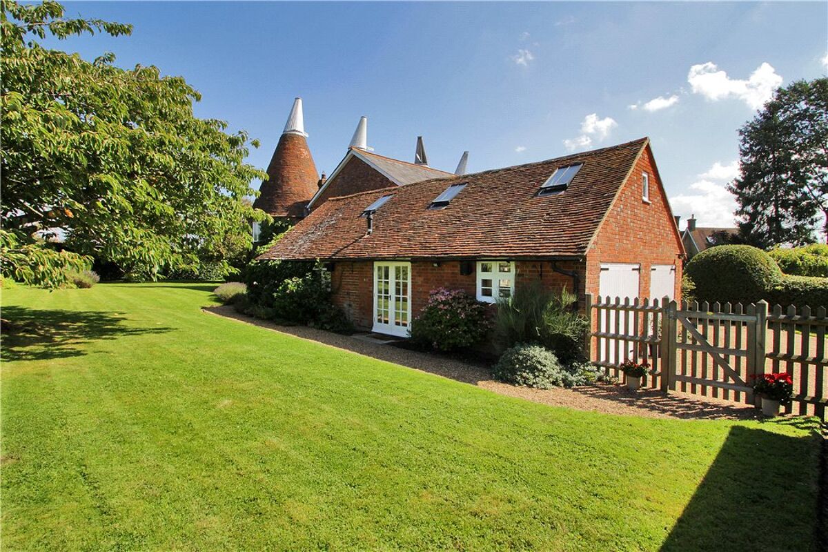 house for sale in Hartlake Road, Golden Green, Tonbridge, Kent, TN11