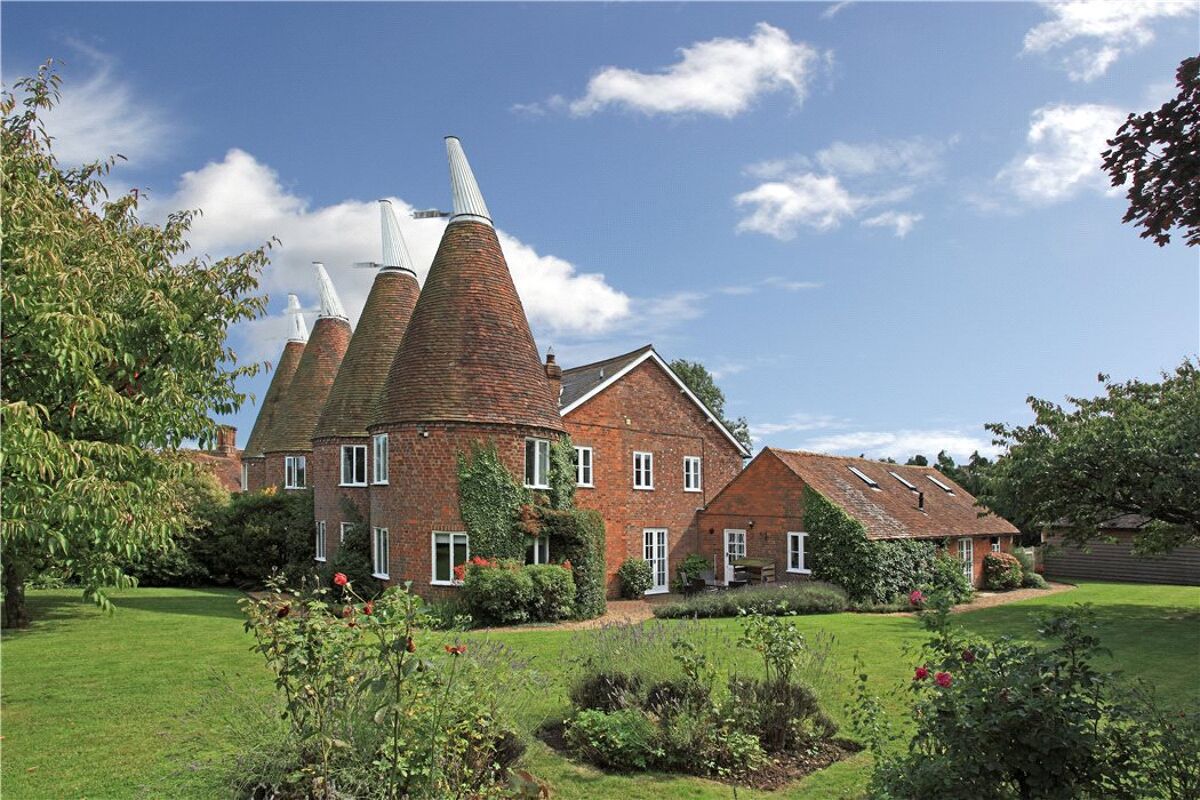 house for sale in Hartlake Road, Golden Green, Tonbridge, Kent, TN11