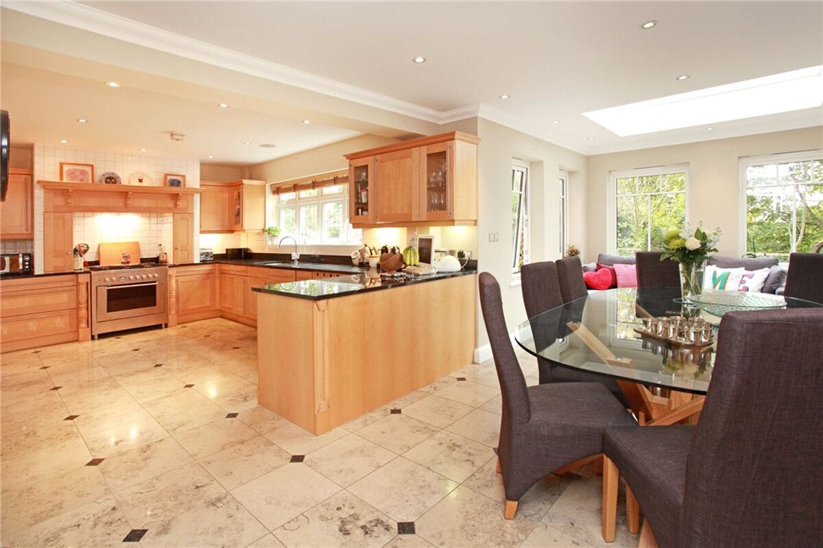 house for sale in Whitebeam Close, Kemsing, Sevenoaks, Kent, TN15