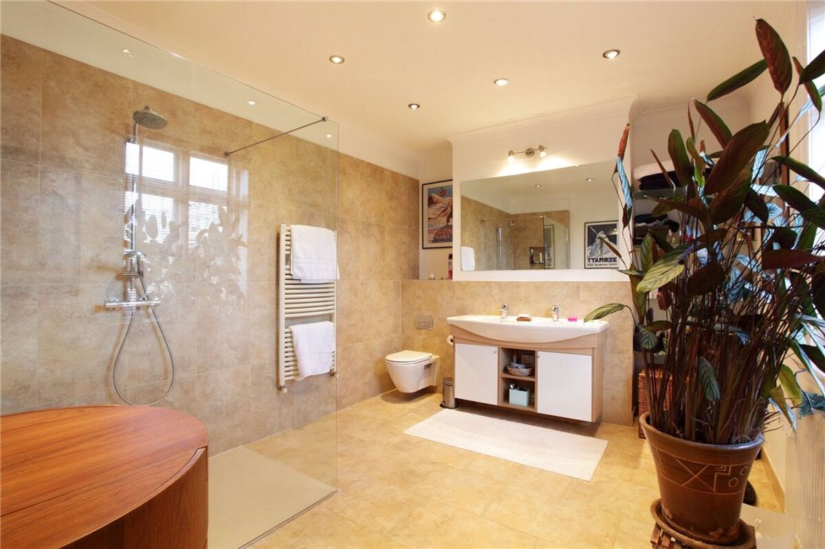 house for sale in Vine Court Road, Sevenoaks, Kent, TN13 SEV180043