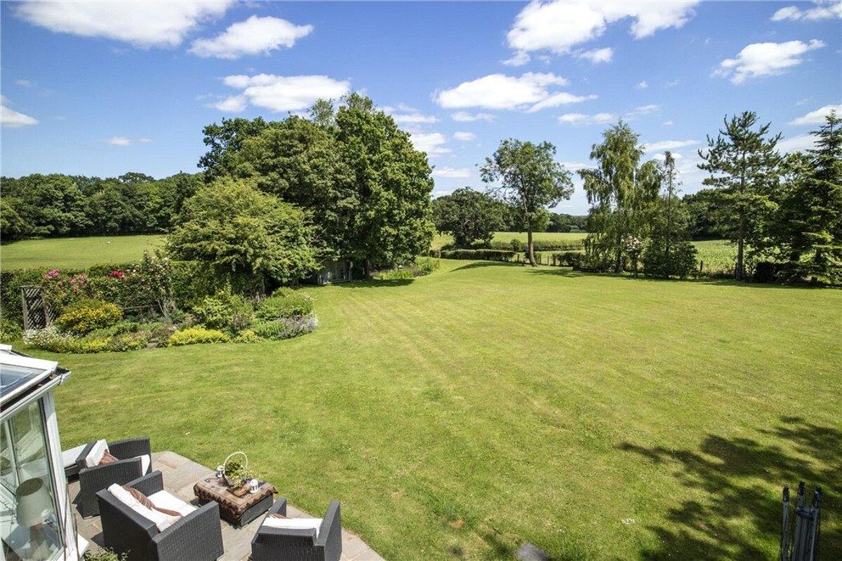 house for sale in Dwelly Lane, Limpsfield, Surrey, TN8 SEV180148