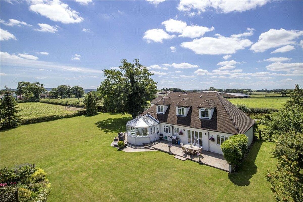 house for sale in Dwelly Lane, Limpsfield, Surrey, TN8 SEV180148