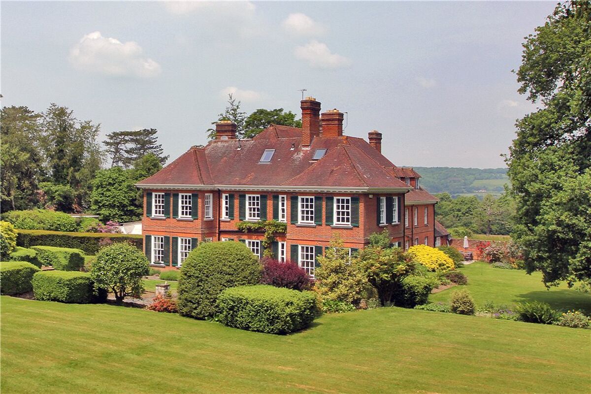 flat for sale in Chart Lodge, Seal Chart, Sevenoaks, Kent, TN15
