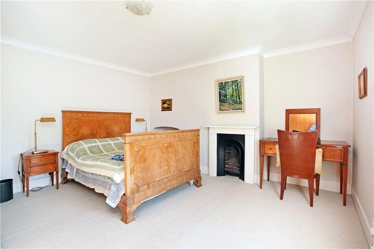 house for sale in Main Road, Edenbridge, Kent, TN8 SEV180238 Knight