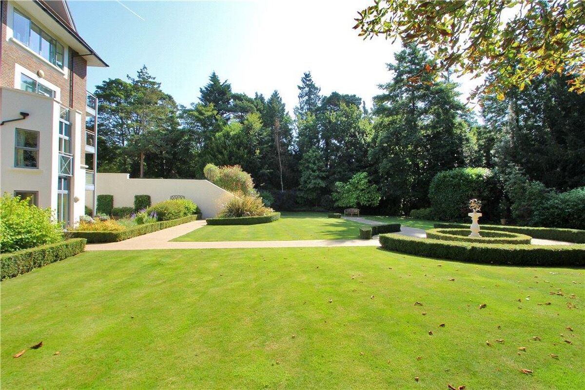 flat for sale in Burlington Place, Kincraig Drive, Sevenoaks, Kent