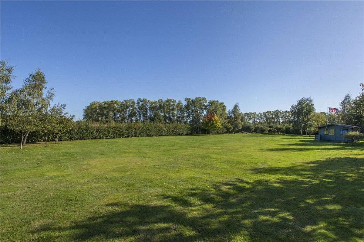 house for sale in Mereworth Farm, Laddingford, Maidstone, Kent, ME18