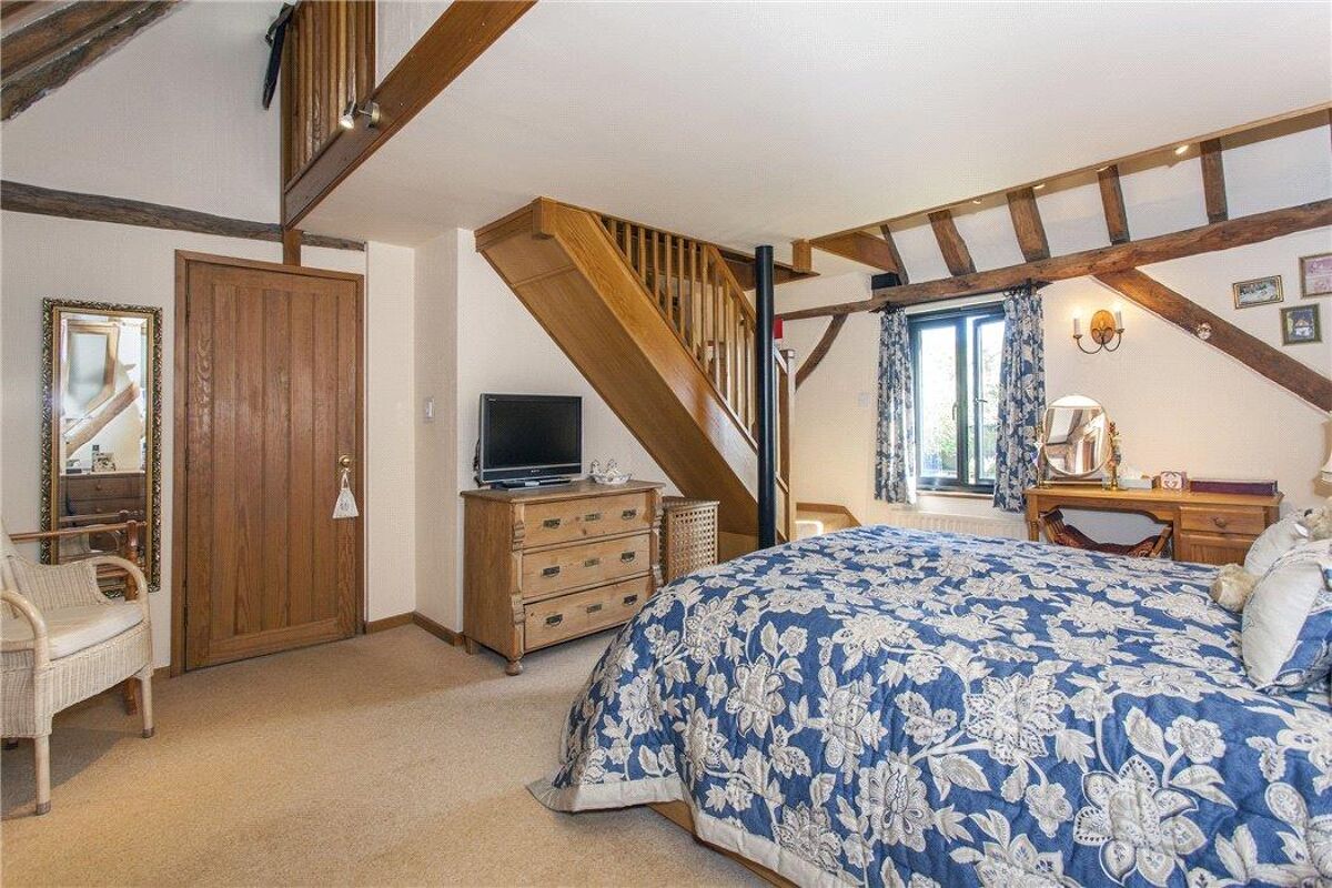 house for sale in Mereworth Farm, Laddingford, Maidstone, Kent, ME18