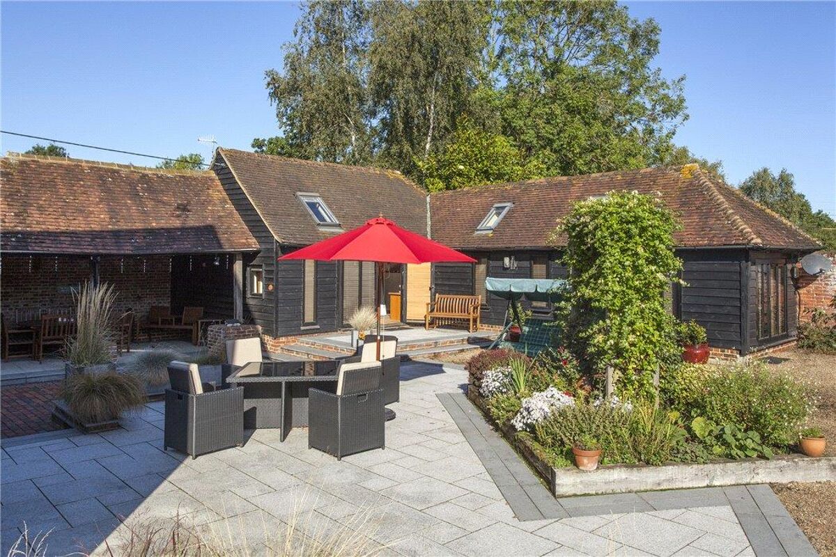 house for sale in Mereworth Farm, Laddingford, Maidstone, Kent, ME18