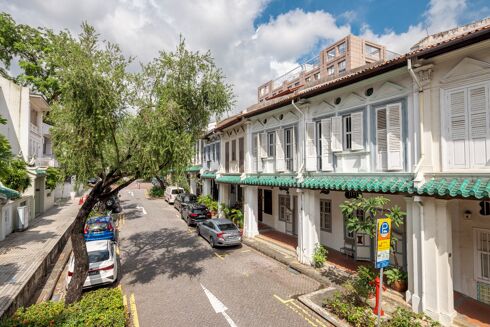 Picture of 4 bedroom shophouse for sale.