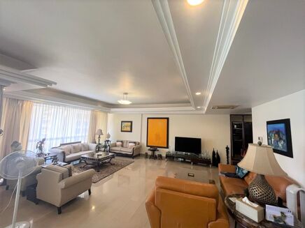 Picture of 3 bedroom condominium for sale.