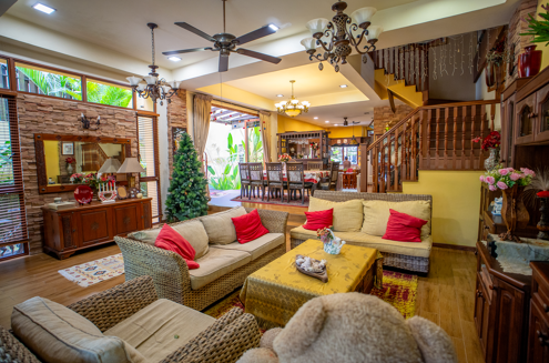 Picture of 4 bedroom house for sale.