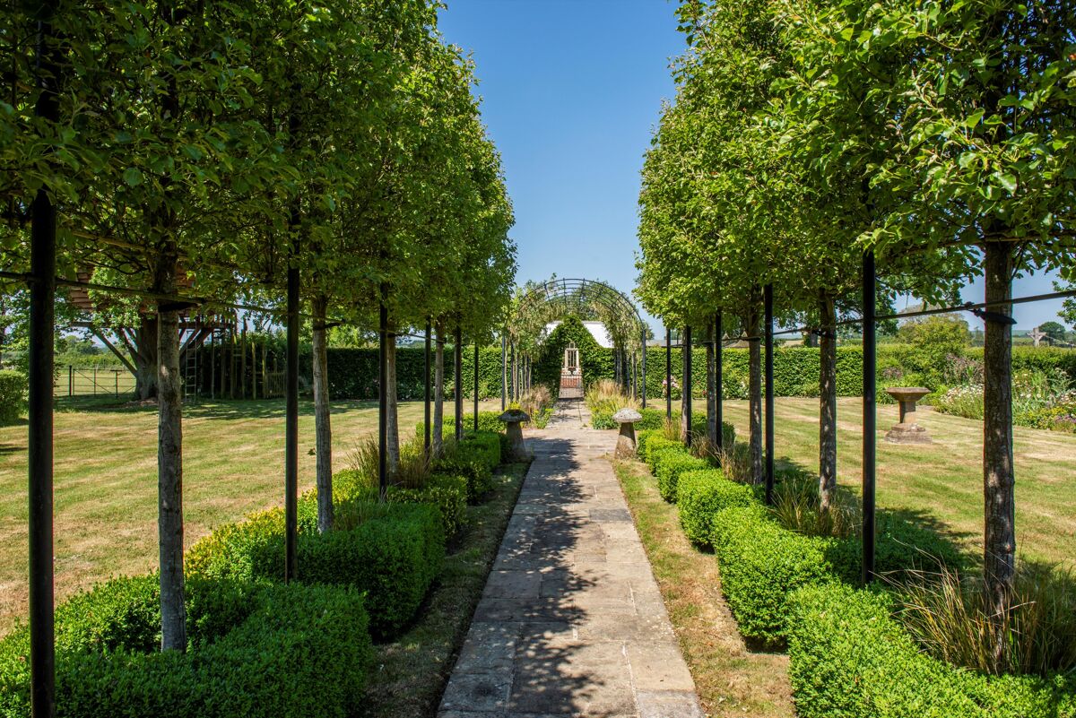 house for sale in East Knoyle, Salisbury, Wiltshire, SP3 SHE012049016