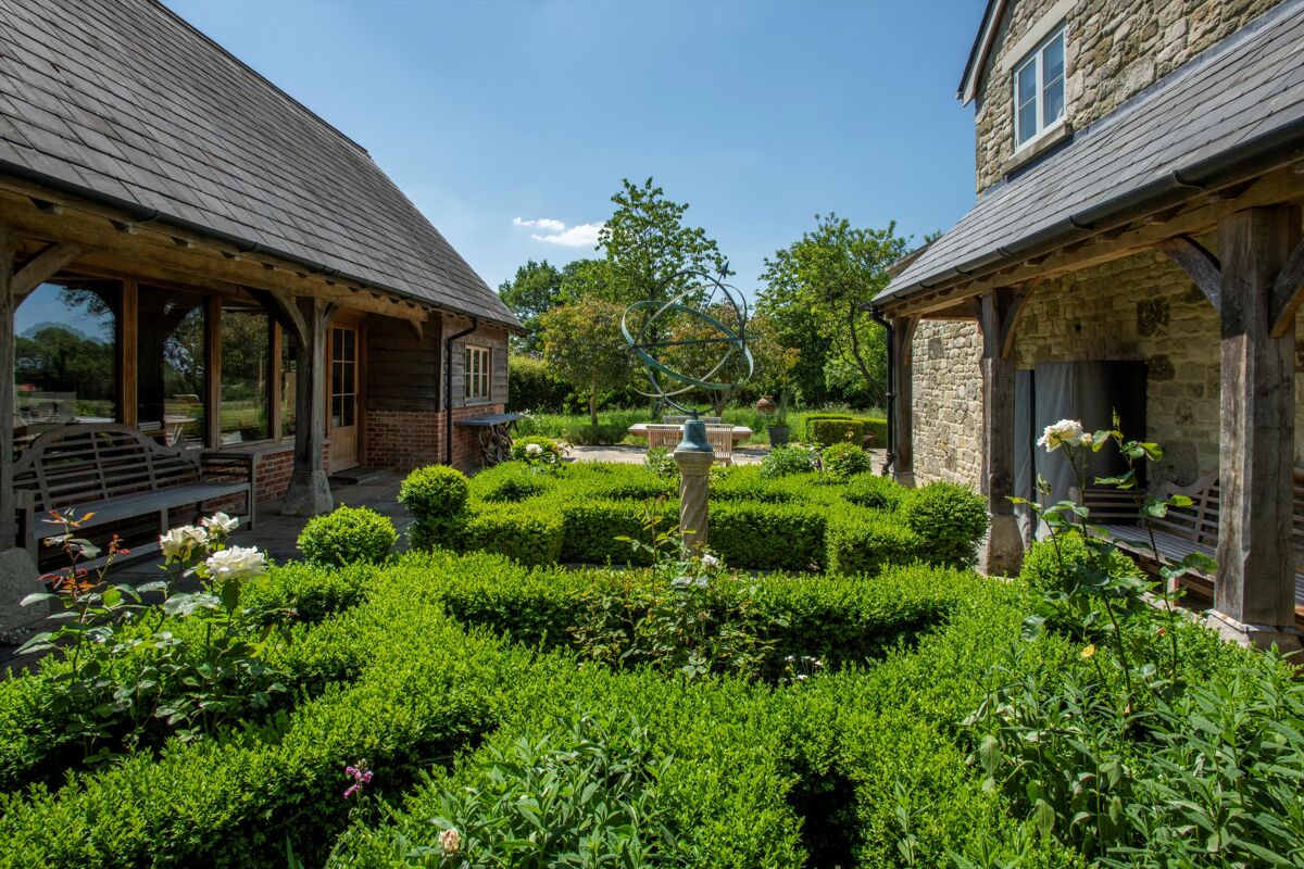 house for sale in East Knoyle, Salisbury, Wiltshire, SP3 SHE012049016