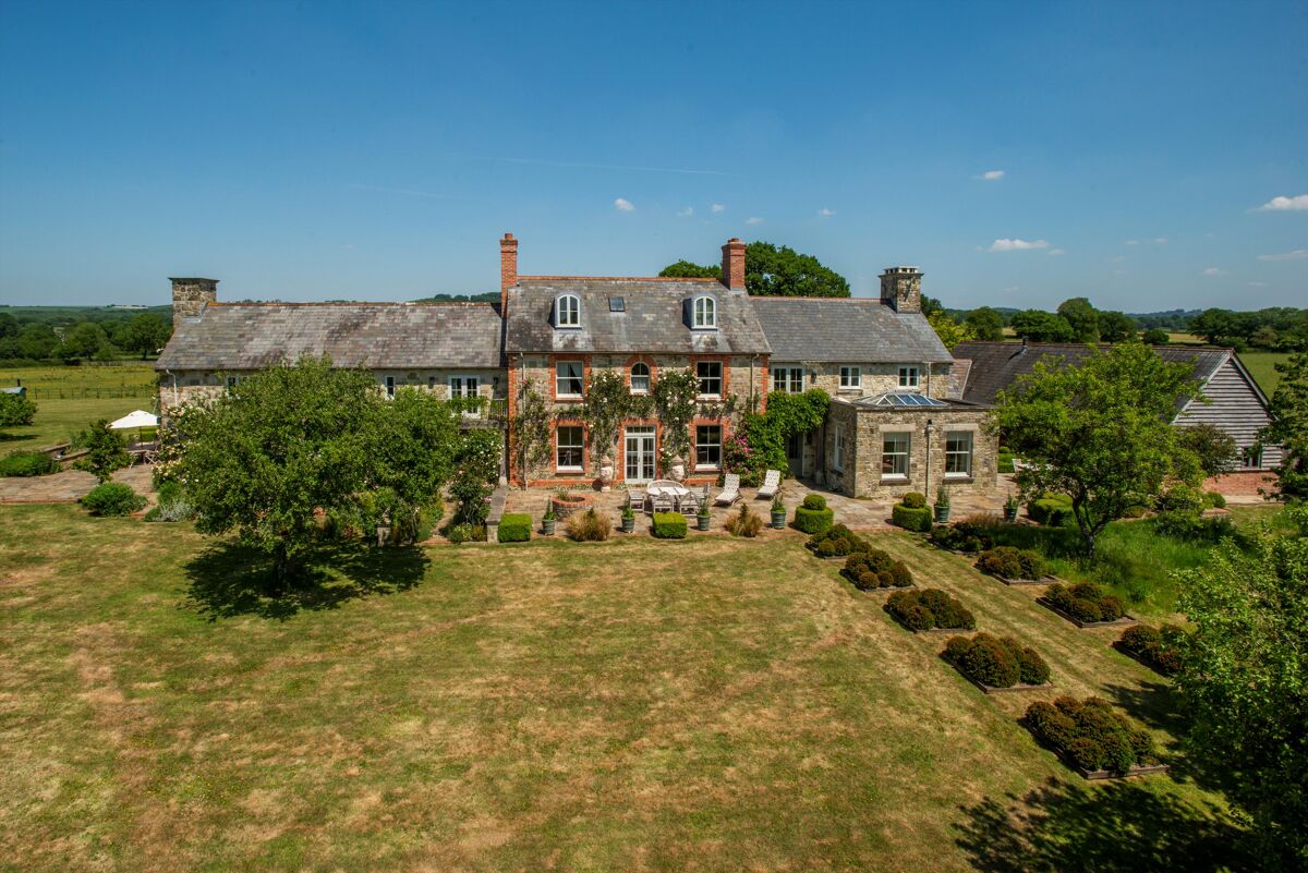 house for sale in East Knoyle, Salisbury, Wiltshire, SP3 SHE012049016