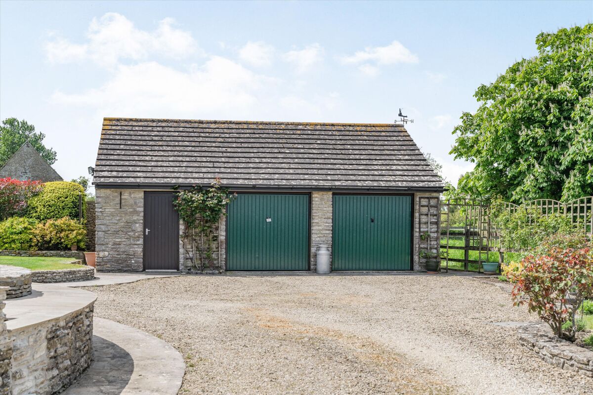 Copse House Farm Cottage is an unlisted, extended Victorian cottage set
