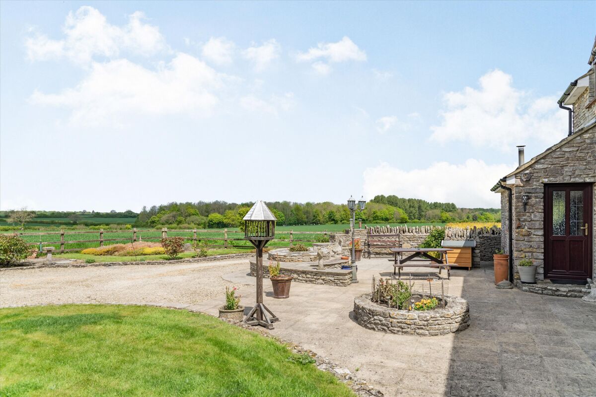 Copse House Farm Cottage is an unlisted, extended Victorian cottage set