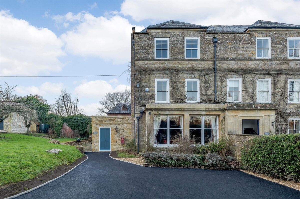 West Wing, Bayford Lodge is half of an attractive Regency house