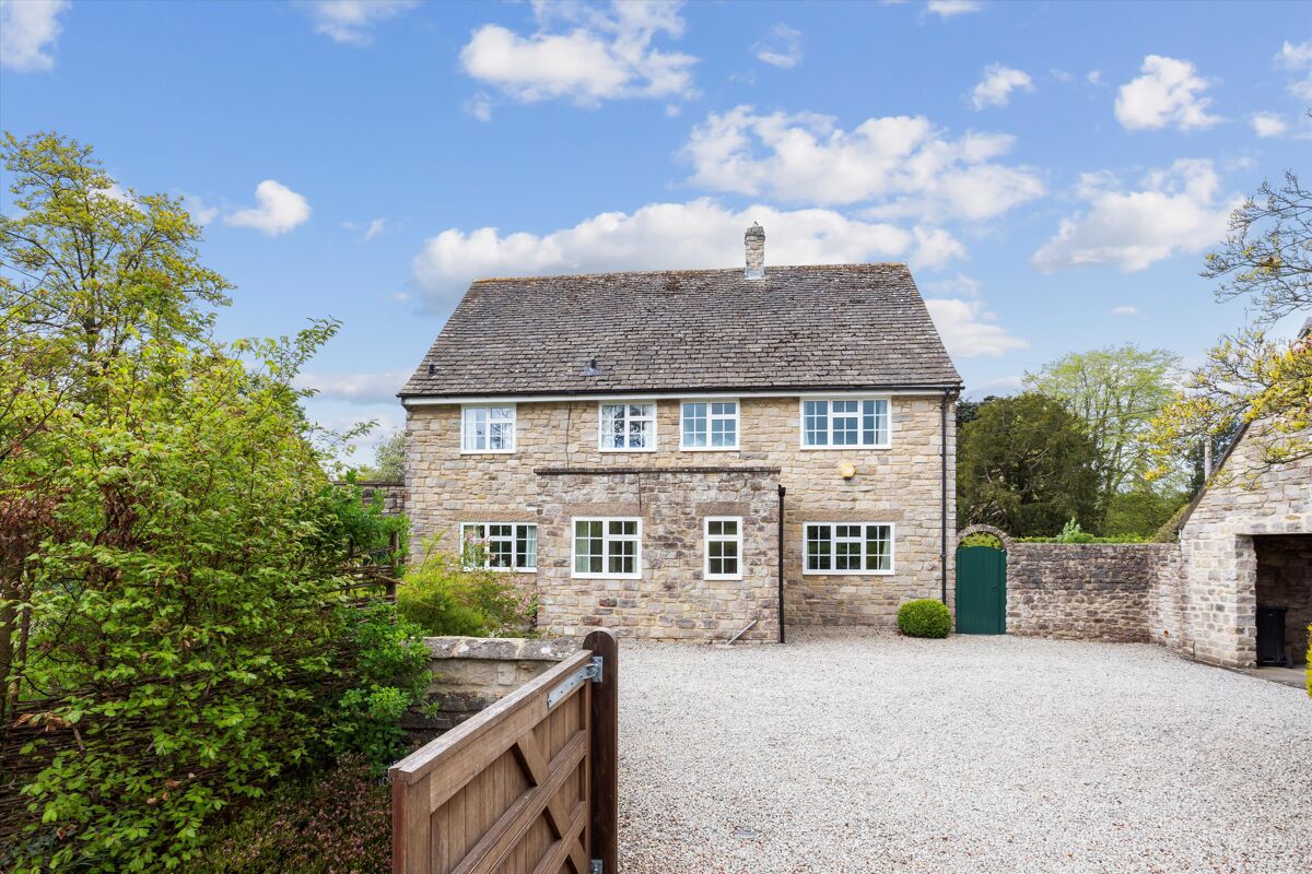 Purbeck House is a beautifully presented family house situated in a