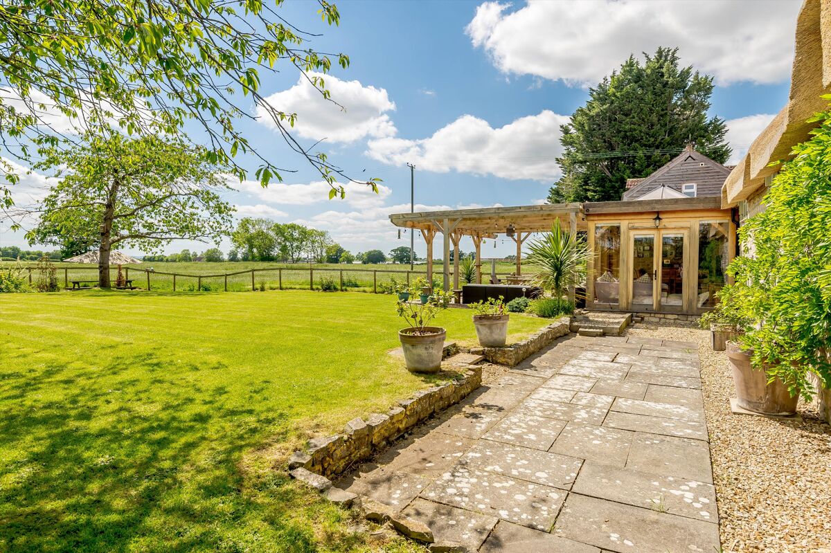 Locksley Farmhouse is an extended 14th century country cottage with a ...