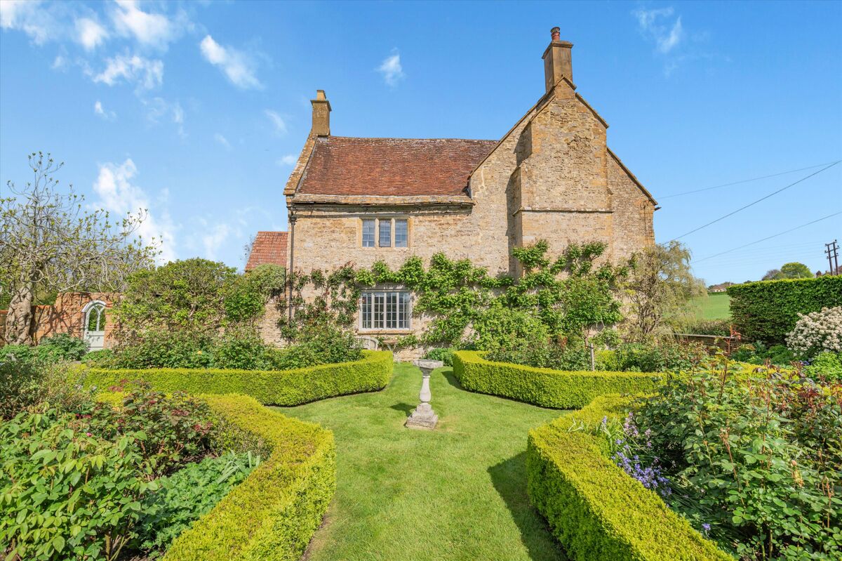 Seven Centuries of Somerset Country Living 5