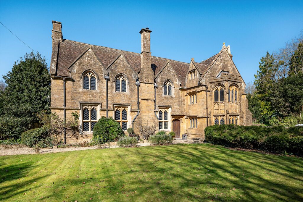 Image of Silver Street, South Petherton, Somerset TA13