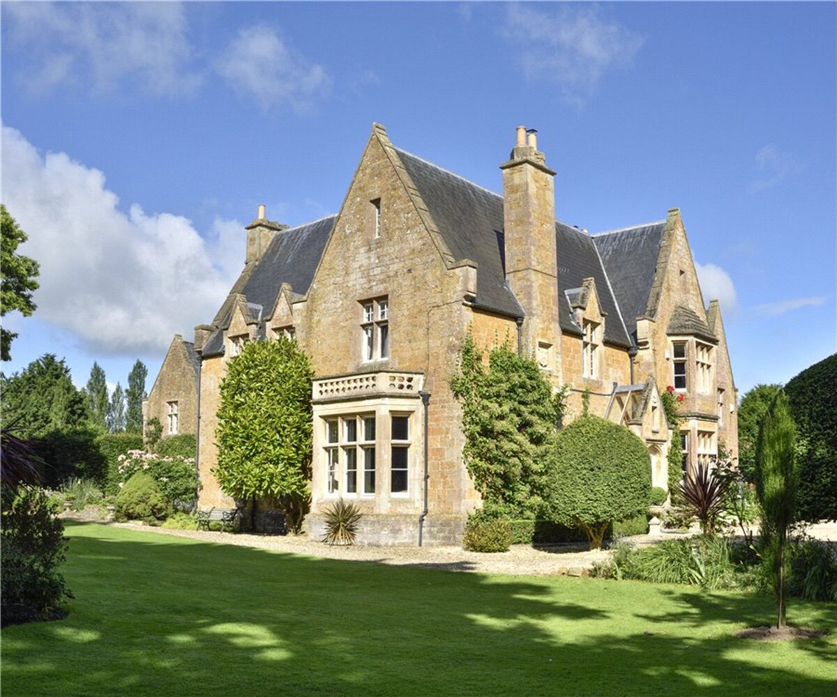 house for sale in Church Street, Castle Cary, Somerset, BA7 SHE150126