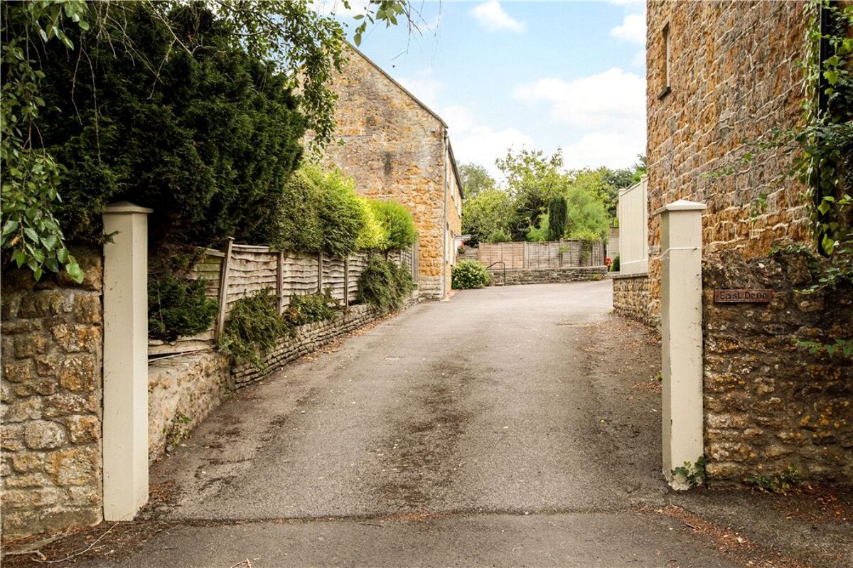 house for sale in South Street, Castle Cary, Somerset, BA7 SHE180152